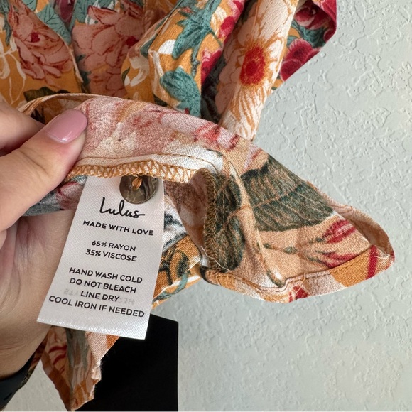 NWT Lulus Island Floral Button Up Top Small - Picture 7 of 8